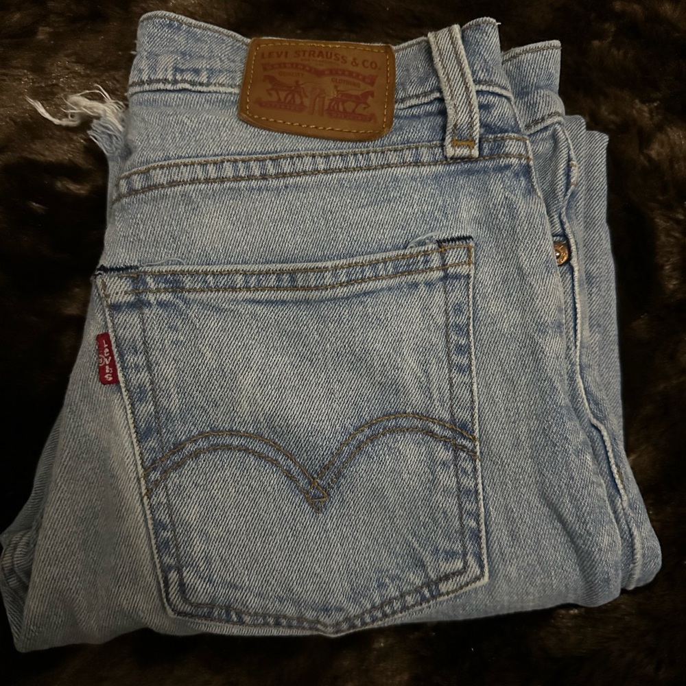 Levi's Light Wash Denim Jeans